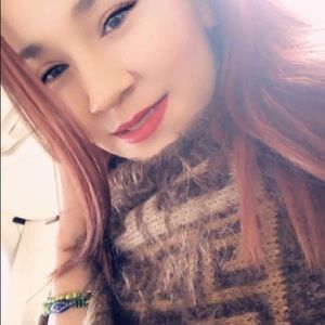 Meet your Posher, Claudia